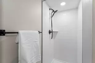 2320 Humboldt Ave S, Minneapolis, MN 55405 - Photo 94