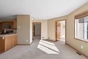 12611 Pond View Rd, Zimmerman, MN 55398 - Photo 10