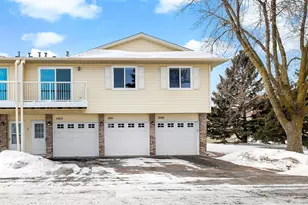 1053 Pondview Ct, Vadnais Heights, MN 55127 - Photo 1
