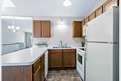 1053 Pond View Court, Vadnais Heights, MN 55127 - Photo 8