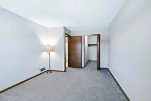 1053 Pondview Ct, Vadnais Heights, MN 55127 - Photo 16