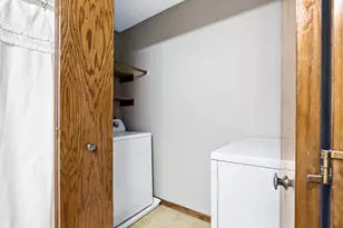 1053 Pondview Ct, Vadnais Heights, MN 55127 - Photo 14