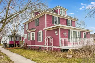 710 W Oakland Ave, Austin, MN 55912 - Photo 1