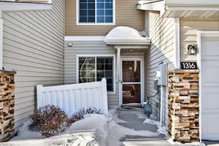 1316 Raintree Ln, Waconia, MN 55387 - Photo 2