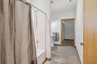 111 E Franklin Ave, Minneapolis, MN 55404 - Photo 20