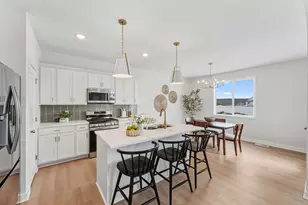 1539 Creekwood Dr, New Richmond, WI 54017 - Photo 8