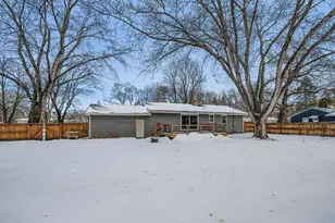 14921 Belvoir Dr, Minnetonka, MN 55345 - Photo 36