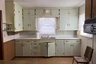 213 7th Ave SE, Elbow Lake, MN 56531 - Photo 2