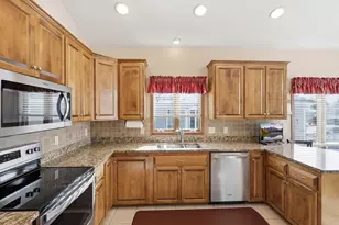 18070 39th Pl N, Plymouth, MN 55446 - Photo 10