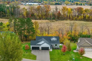 642 Alaska Place South, Cambridge, MN 55008 - Photo 2