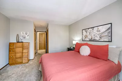 1117 Trailwood S, Hopkins, MN 55343 - Photo 12