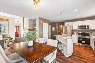 7669 Primrose Pl, Chanhassen, MN 55317 - Photo 14