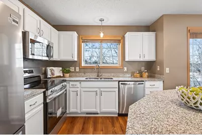 7669 Primrose Place, Chanhassen, MN 55317 - Photo 6