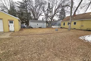 1051 Washington Memorial Dr, Saint Cloud, MN 56301 - Photo 2