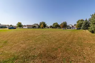 1125 Benjamin Dr, Alexandria, MN 56308 - Photo 6