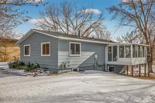 1944 Davis Ct, Shakopee, MN 55379 - Photo 40