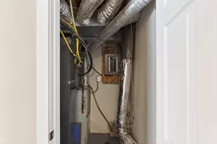 1944 Davis Ct, Shakopee, MN 55379 - Photo 24