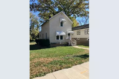 414 Third Street NE, Waseca, MN 56093 - Photo 2