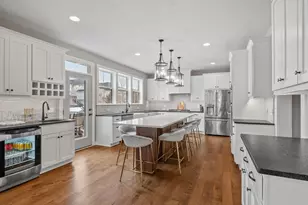 9966 Arrowwood Trl, Woodbury, MN 55129 - Photo 10