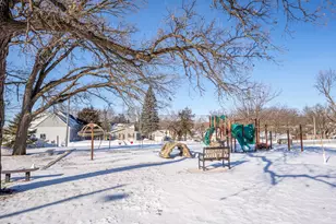 110 NE 1st Ave NE, New London, MN 56273 - Photo 26