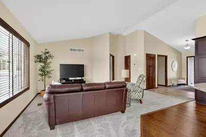 481 Manor Garden Lane NW, Rochester, MN 55901 - Photo 10