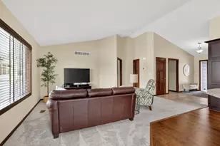 481 Manor Garden Ln NW, Rochester, MN 55901 - Photo 10