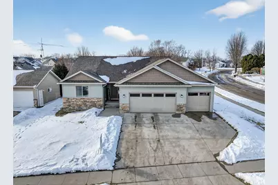 481 Manor Garden Lane NW, Rochester, MN 55901 - Photo 2