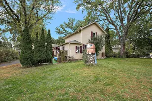 1409 Hillsboro Ave N, Golden Valley, MN 55427 - Photo 2