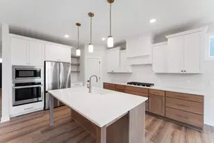 1296 Bispen St, Hudson, WI 54016 - Photo 10