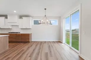 1296 Bispen St, Hudson, WI 54016 - Photo 8