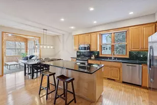 7406 Moccasin Trail, Chanhassen, MN 55317 - Photo 10