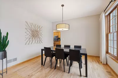 7406 Moccasin Trail, Chanhassen, MN 55317 - Photo 8