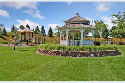 7406 Moccasin Trail, Chanhassen, MN 55317 - Photo 58