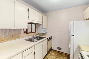 1736 Pleasant St, Lauderdale, MN 55113 - Photo 12
