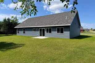 921 NW 9th St, Perham, MN 56573 - Photo 10