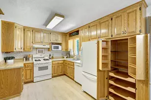 608 Grospoint Ave N, Oakdale, MN 55128 - Photo 8