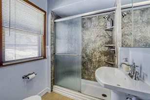 2506 Meridian Dr, Golden Valley, MN 55422 - Photo 8