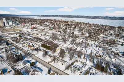 729 S 10th Street, Lake City, MN 55041 - Photo 2