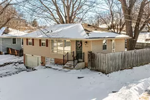 1220 Cascade St NW, Rochester, MN 55901 - Photo 2