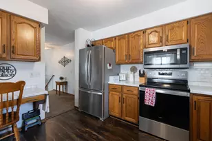 1304 Camelot Ct, Fairmont, MN 56031 - Photo 6