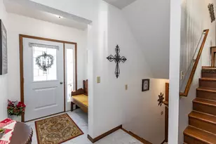 1304 Camelot Ct, Fairmont, MN 56031 - Photo 2