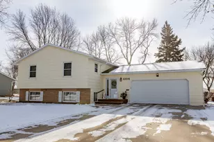 1304 Camelot Ct, Fairmont, MN 56031 - Photo 1
