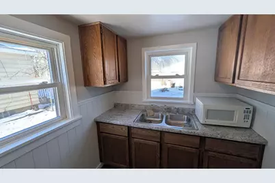 1009 4th Avenue NE, Austin, MN 55912 - Photo 6