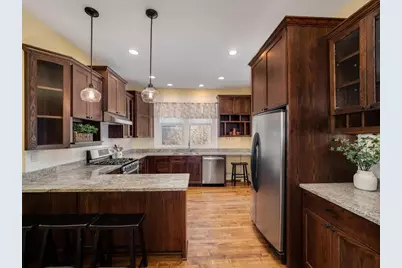 937 Laurel Avenue, Saint Paul, MN 55104 - Photo 8