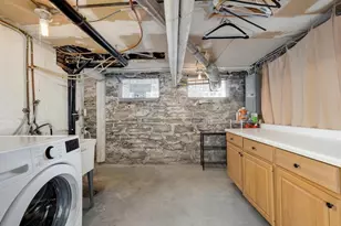 937 Laurel Ave, Saint Paul, MN 55104 - Photo 40