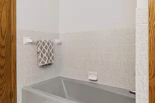 15357 Village Woods Dr, Eden Prairie, MN 55347 - Photo 16