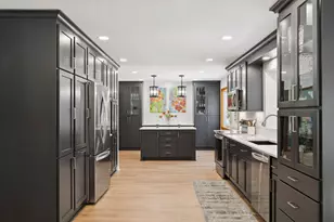 15357 Village Woods Dr, Eden Prairie, MN 55347 - Photo 8