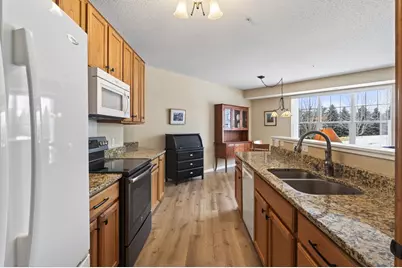 100 Clydesdale Trail #102, Medina, MN 55340 - Photo 2