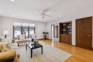 196 Windsor Ln, New Brighton, MN 55112 - Photo 6