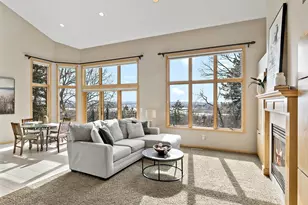 10509 Spyglass Dr, Eden Prairie, MN 55347 - Photo 4